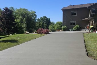 concrete-driveway-installation-lake-elmo-mn-e1729614133228