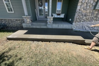 concrete-walkway-installation-in-new-richmond-mn