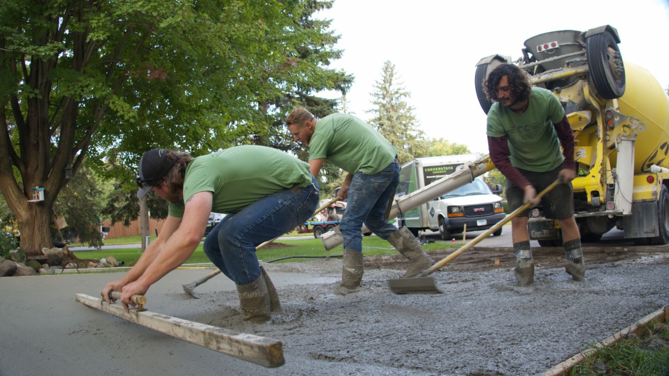 Maintenance-Free Driveway Mix Image